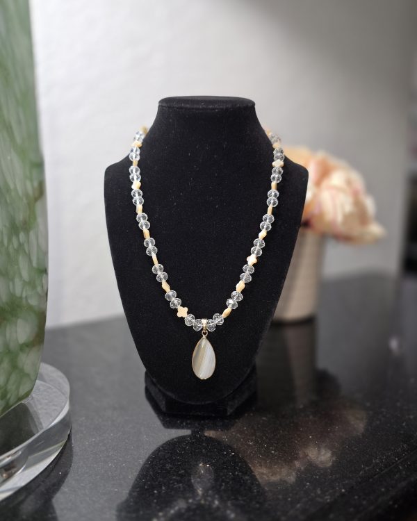 Mother of pearl & Quartz